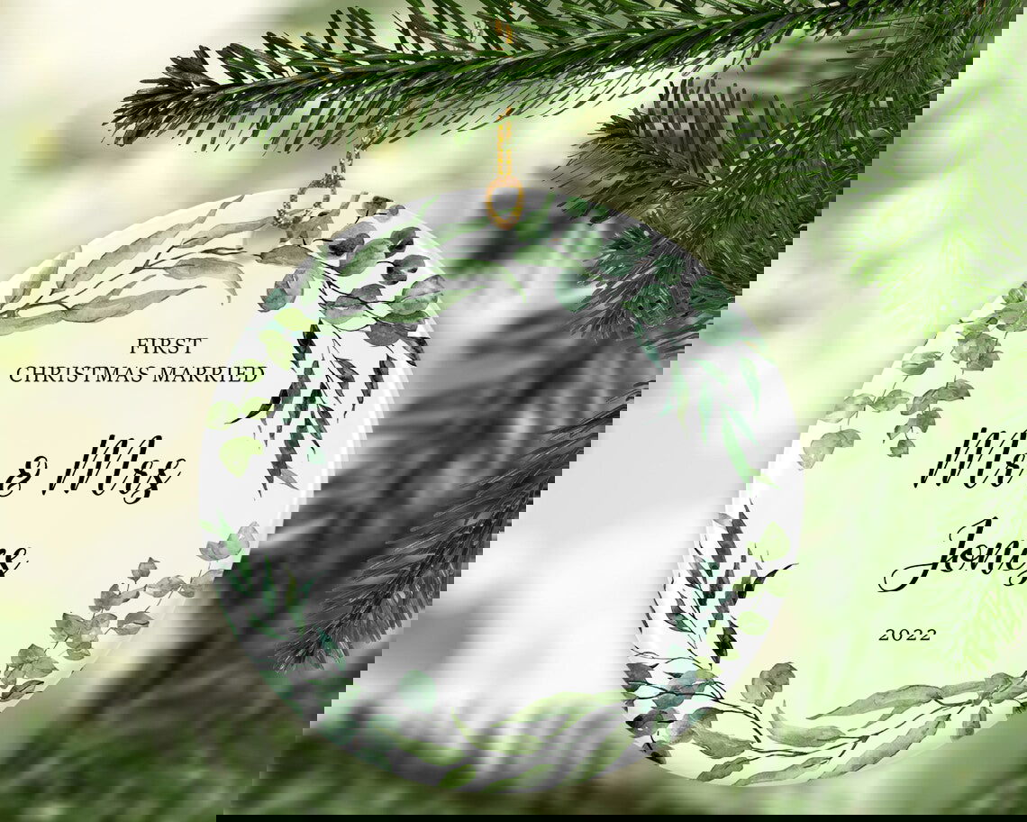 First Christmas Married Christmas ornament, Personalised First Christmas Married ornament, Custom name Christmas ornament, Custom ornaments - Craftellery